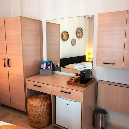 Mare Ii - In Old Harbor Apartment